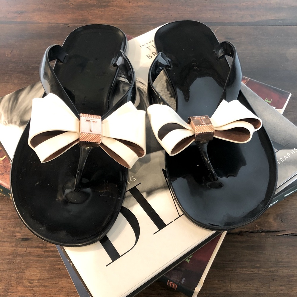 Flip-Flops - Picture 2 of 4